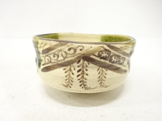 JAPANESE TEA CEREMONY / ORIBE TEA BOWL CHAWAN / ARTISAN WORK